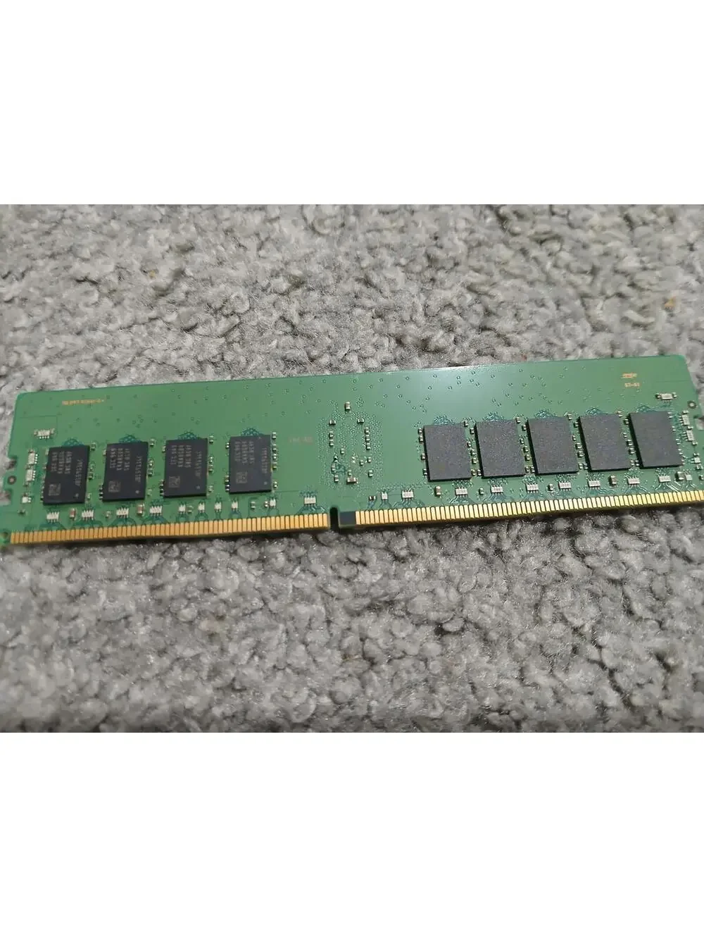 Samsung 16GB 1Rx4 PC4-2933Y DDR4 ECC Registered Server RAM M393A2K40CB2-CVFBY